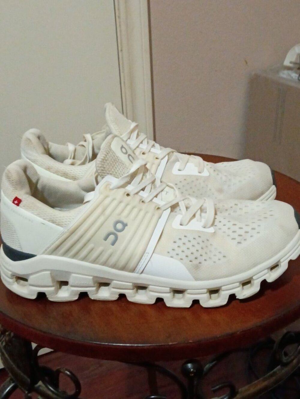 On Cloud swift Women's Road Running Shoes Size 8 Glacier White Lace Up